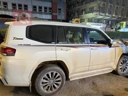 تۆیۆتا لاند کروزەر